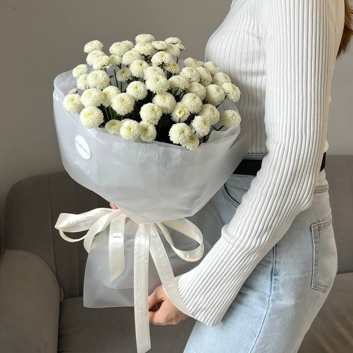 Букет из 7 кустовых хризантем Ньютон