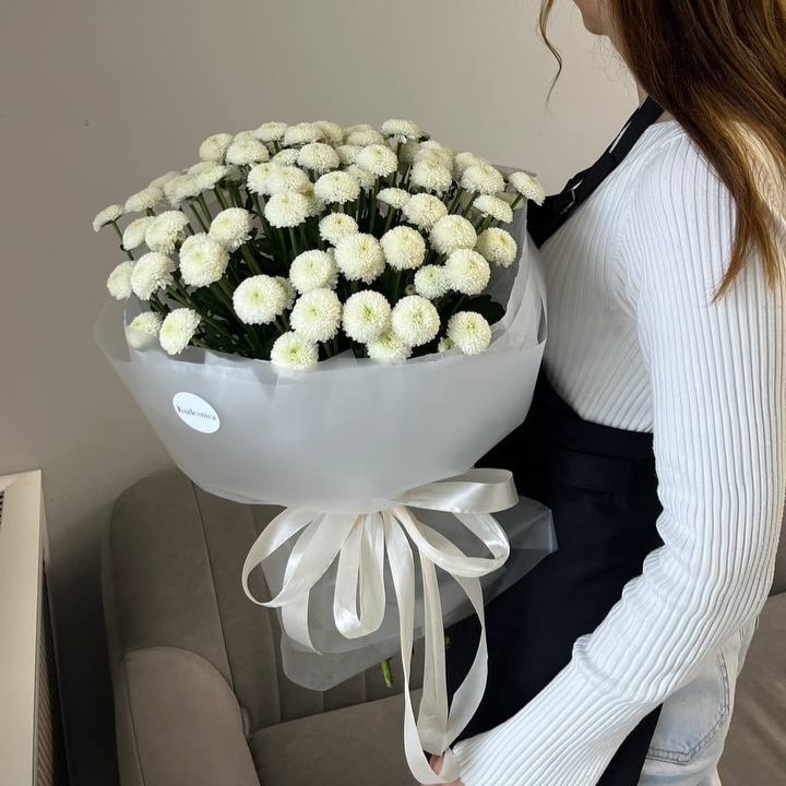 Букет из 11 кустовых хризантем Ньютон